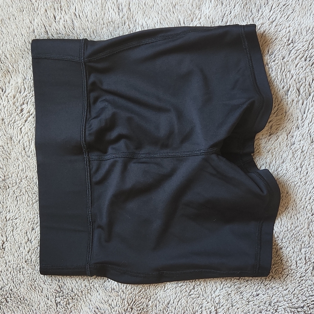EUC Under Armour youth medium workout shorts black white worn once! - Picture 6 of 7